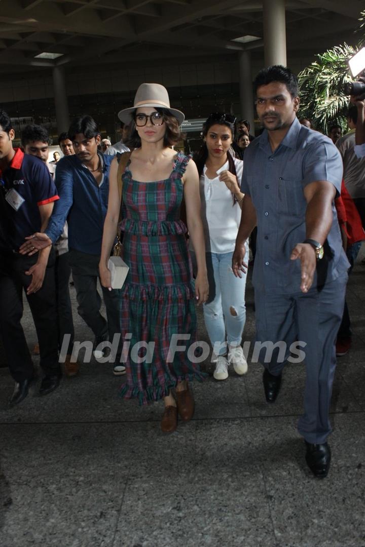 Spotted at Airport: The Queen, Kangana Ranaut!