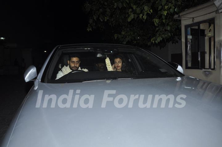 Abhishek Bachchan & Aishwarya Rai Bachchan on a Dinner Outing