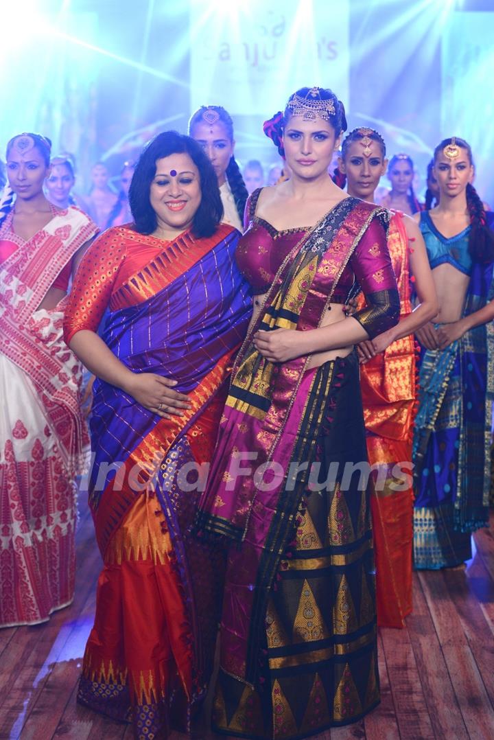 Zarine Khan Walks for Designer Sanjukta Dutta at India Beach Fashion Week