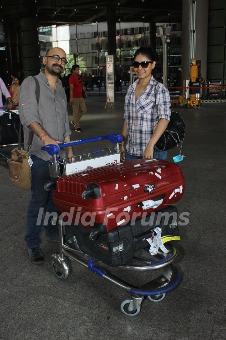 Spotted at Airport: Sunidhi Chauhan!