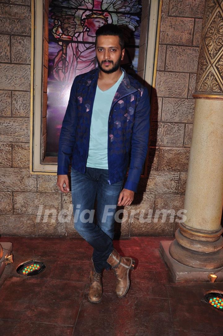 Riteish Deshmukh Promotes Housefull 3' on the sets of Comedy Nights Bachao