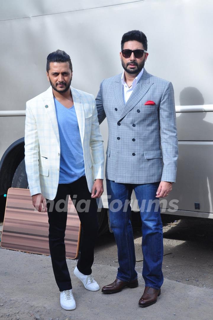 'Housefull 3' Promotions on the sets of Comedy Nights Bachao