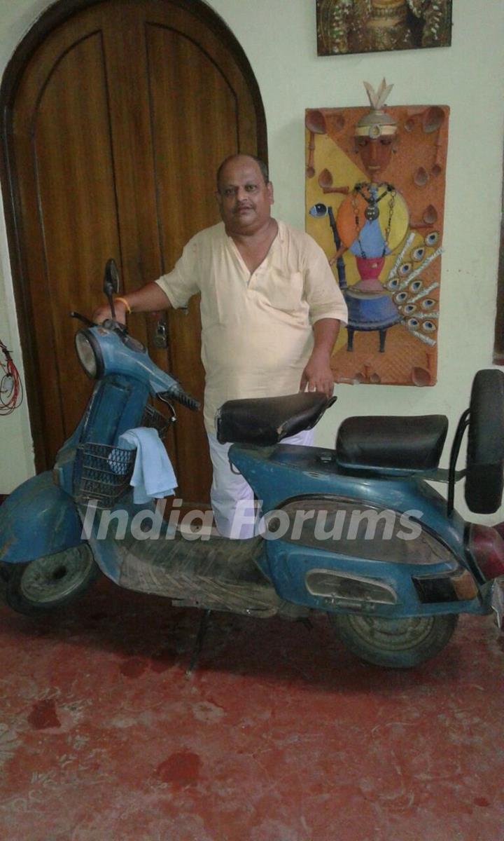 Sujit Narayan Sur with scooter of TE3N driven by Mr Bachchan in Te3n