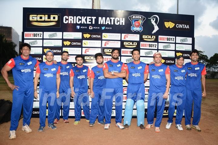 Vikas Kalantri and Sharad Kelkar Play Gold Cricket Charity Match For A Cause