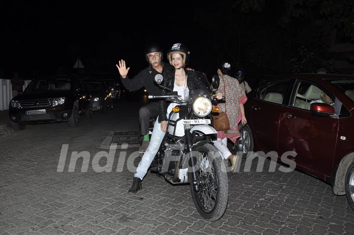 Screening of 'Waiting': Kalki - Naseeruddin arrives on Bike!