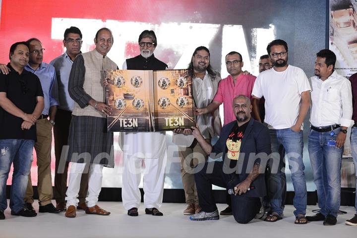 Vishal Dadlani,Amitabh Bachchan, Clinton Cerejo and Ribhu Dasgupta at Song Launch of 'TE3N'