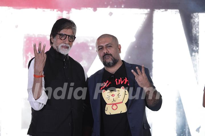 Amitabh Bachchan and Vishal Dadlani at Song Launch of 'TE3N'