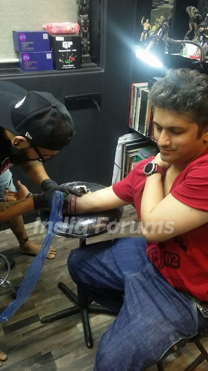 Mohit Suri Gets His Daughters Name Inked