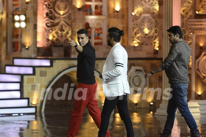 Akshay Kumar have a Blast on the show 'India's Got Talent'