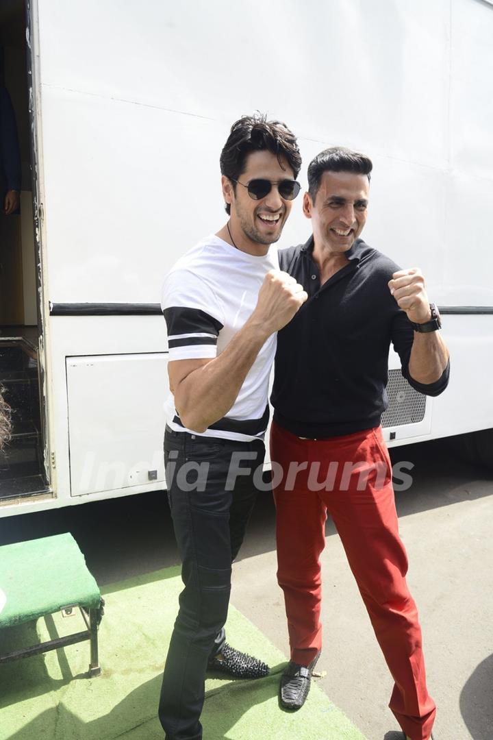 Akshay Kumar with Sidharth Malhotra