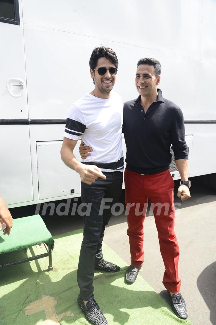 Akshay Kumar with Sidharth Malhotra