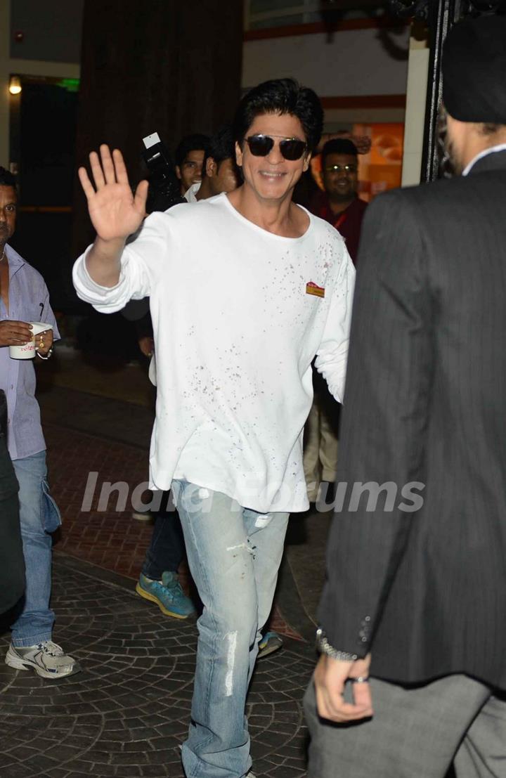 Shah Rukh Khan has a blast with Children at 'KIDZANIA' Mumbai