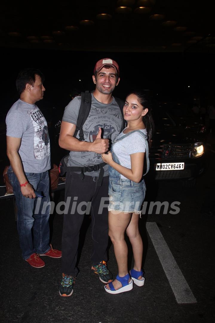 Jay Bhanushal and Mahhi Vij Snapped at Airport