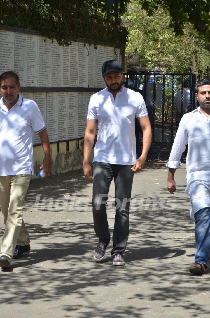 Riteish Deshmukh at Vikas Mohan's Funeral