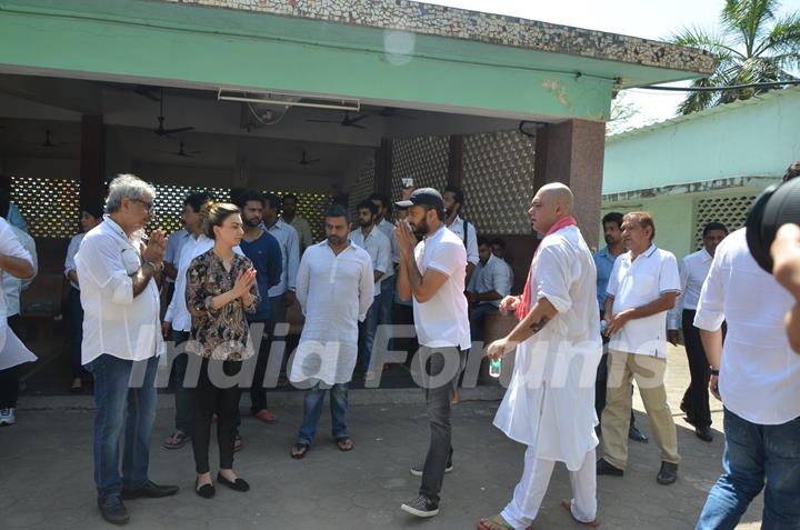 Riteish Deshmukh at Vikas Mohan's Funeral