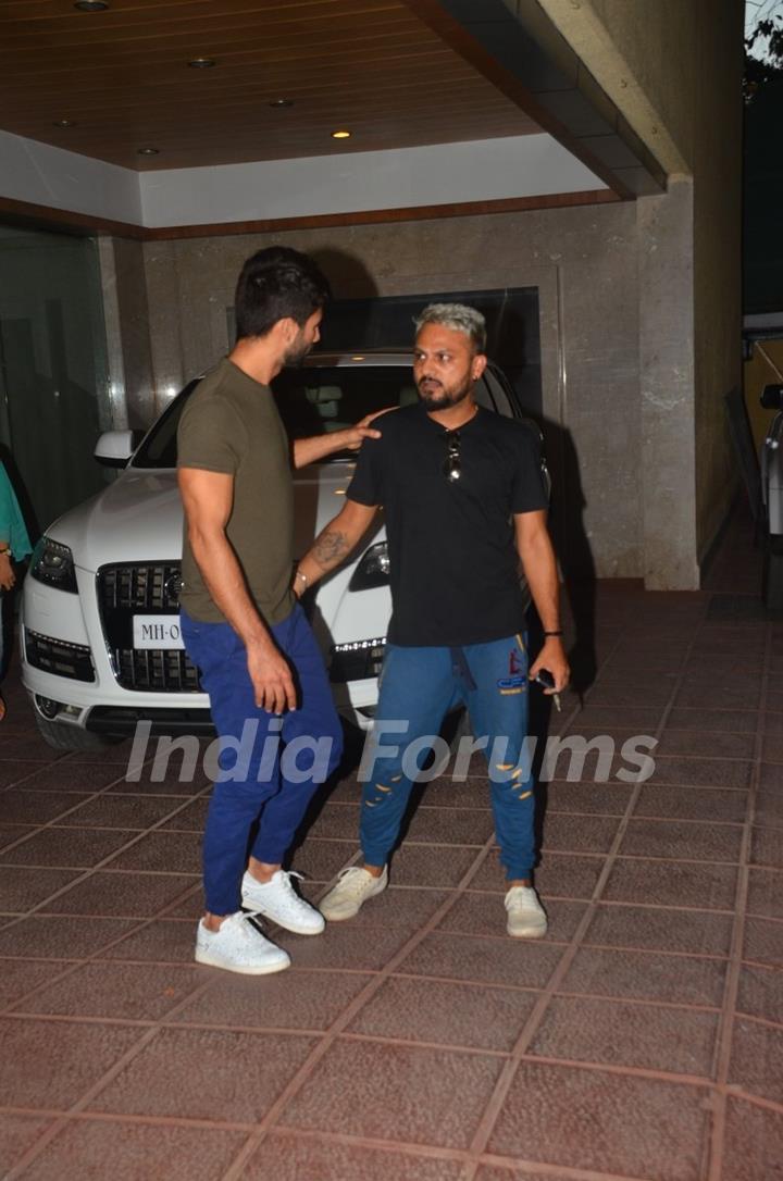 Shahid Kapoor snapped outside Ekta Kapoor's residence!