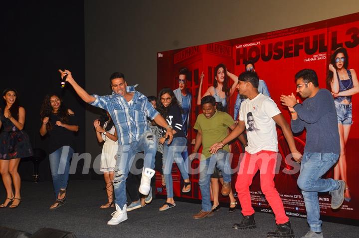 Akshay Kumar and Jacqueline Fernandes dances with Journalists at Press Meet of 'Housefull 3'