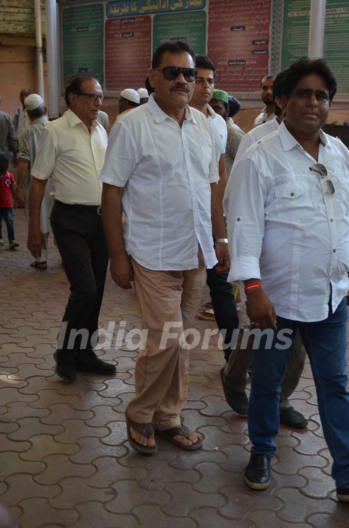 Mushtaq Khan at Actor Raza Khan' s Funeral