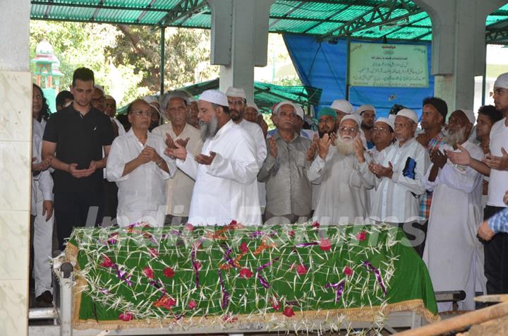 Makarand Deshpande at Actor Raza Khan' s Funeral