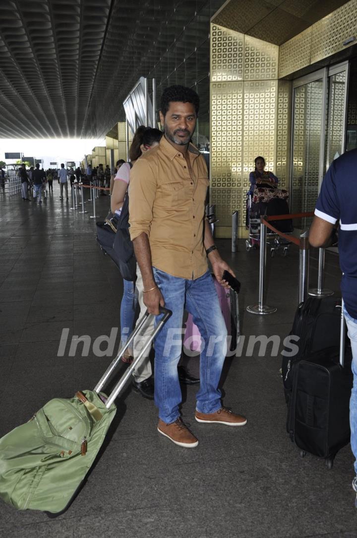 Prabhu Dheva Snapped at Airport !