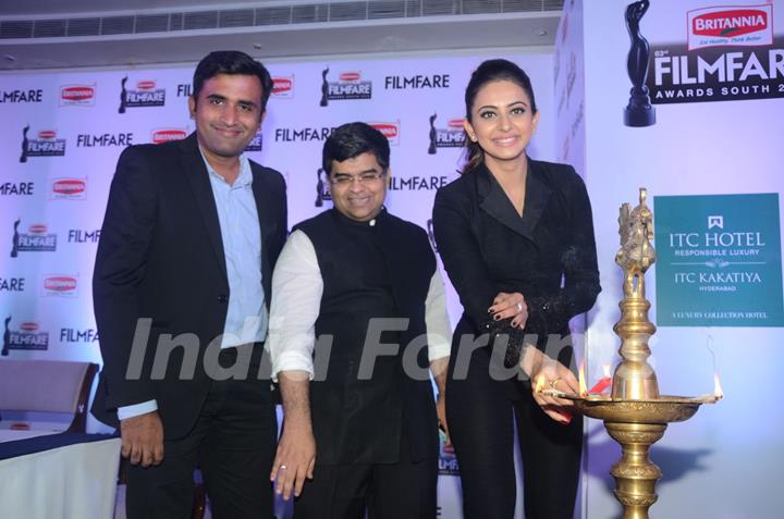 Rakul Preet Singh Inaugurates the Press Meet of South Filmfare Awards 2016