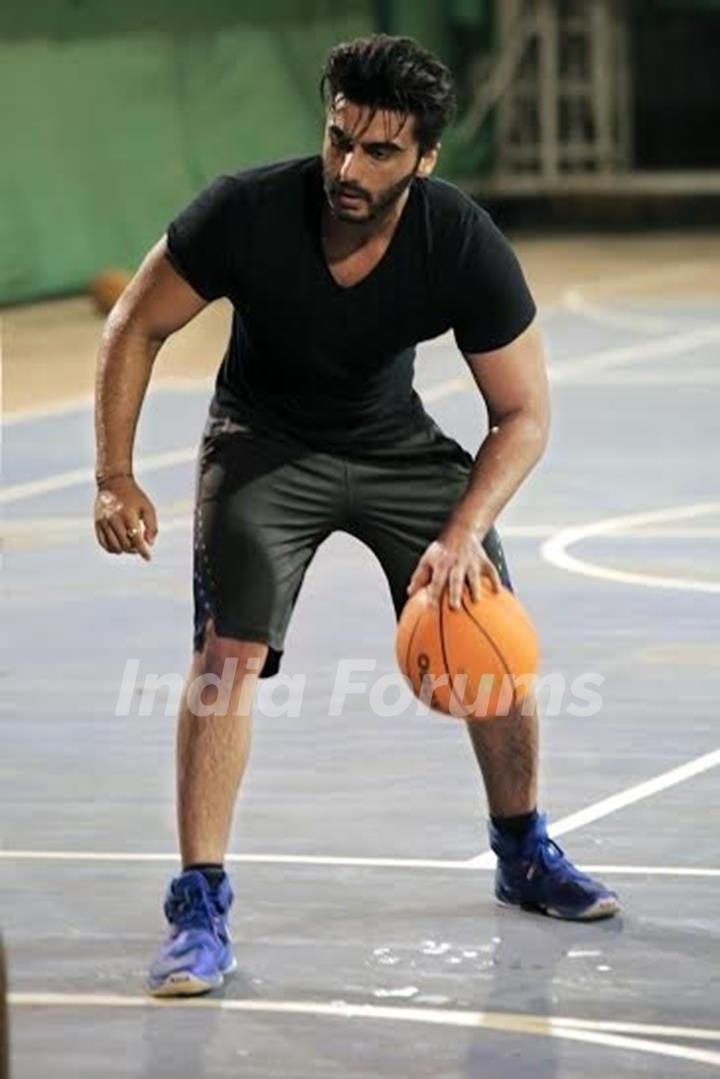 Arjun Kapoor practices basketball for his upcoming movie Half Girlfriend