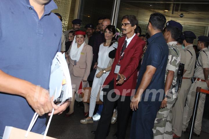 Aiport Scenes: Footballer Zidane arrives Mumbai International Airport!