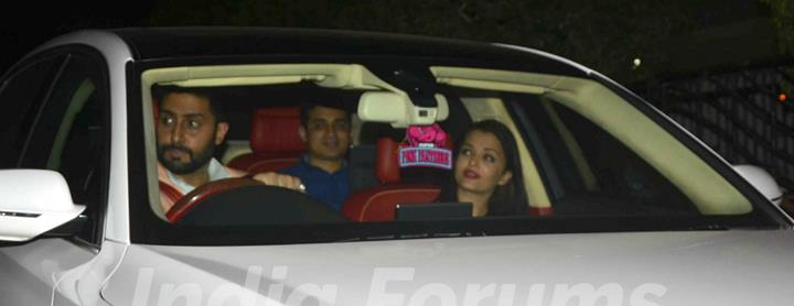 Aishwarya Rai Bachchan meets Abhishek and leaves for Dinner!