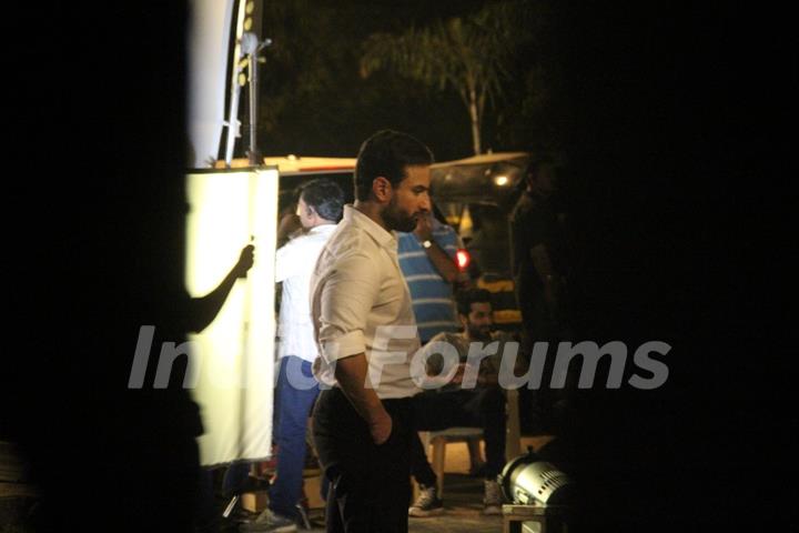 Saif Ali Khan Snapped shooting for his upcoming movie!