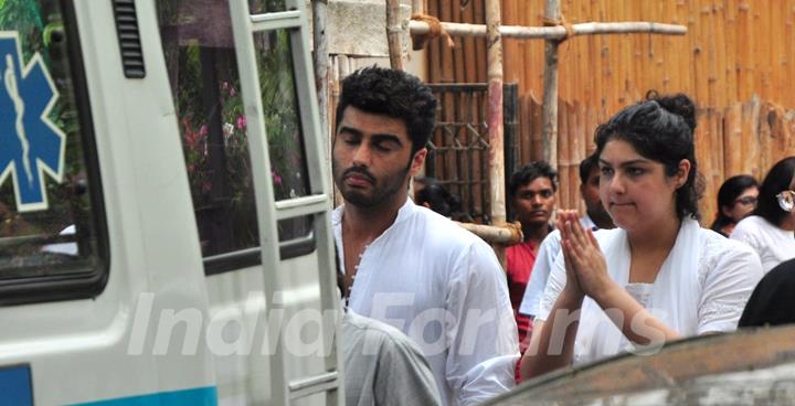 Arjun Kapoor and Anshula Kapoor at their grandmother Sattee Shourie's funeral!