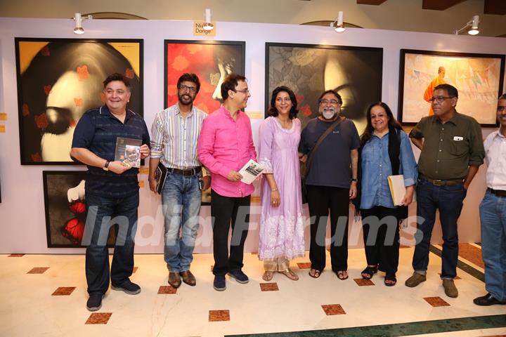 L-R: Rishi Kapoor, Javed Jaffery, Vidhu Chopra, Priya Dutt, Prahlad Kakkar