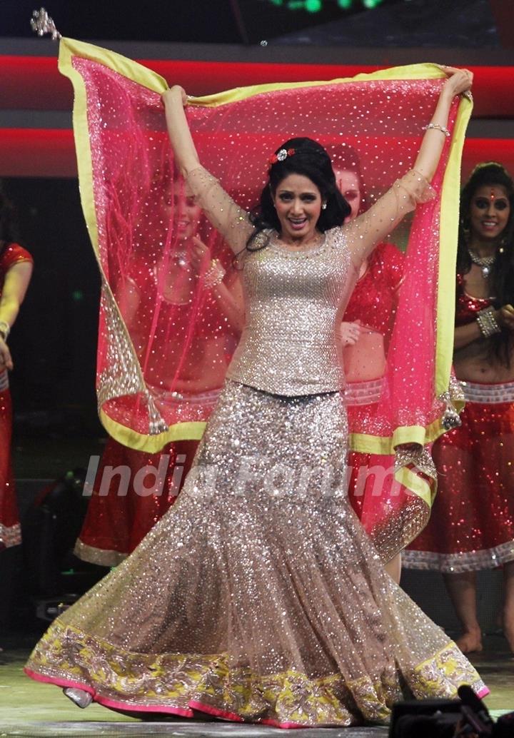 Sridevi performs at IIFA Awards