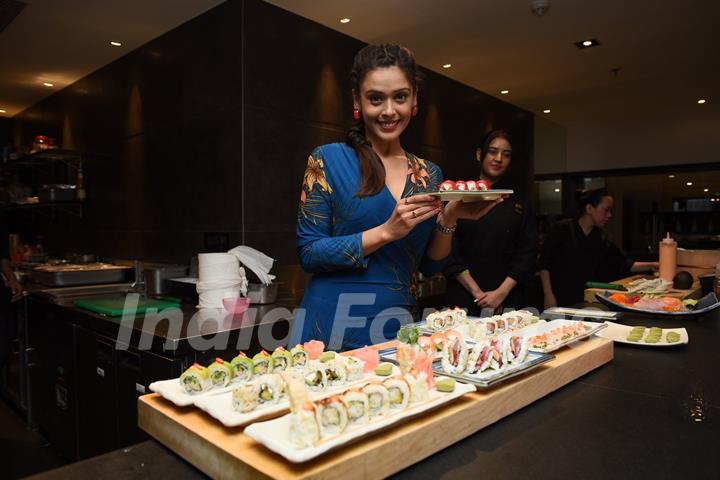 Hrishita Bhatt at Food Shot Event