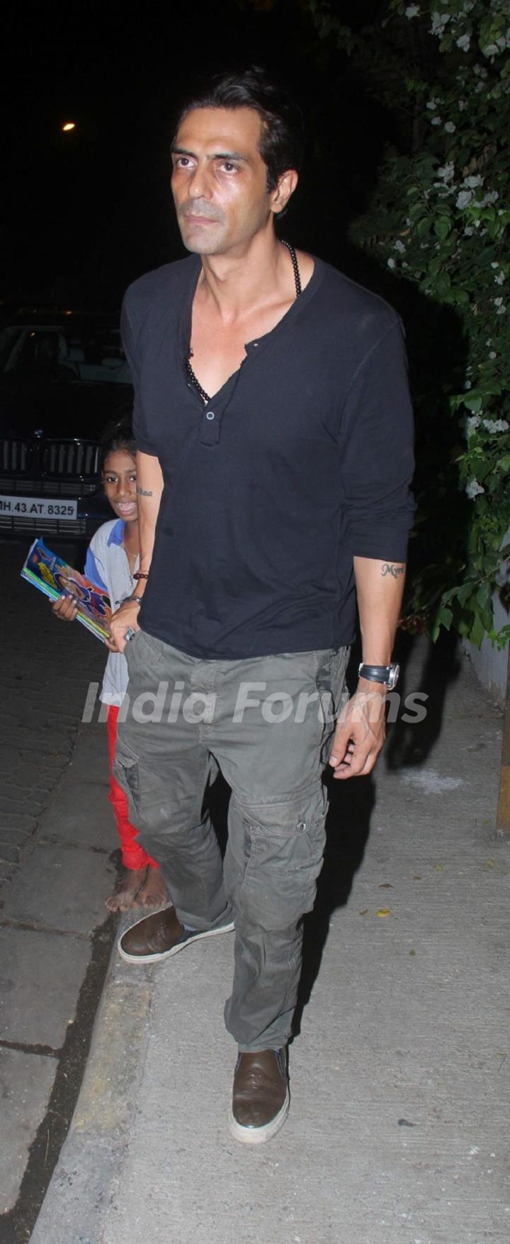 Arjun Rampal Snapped at Olives in Bandra