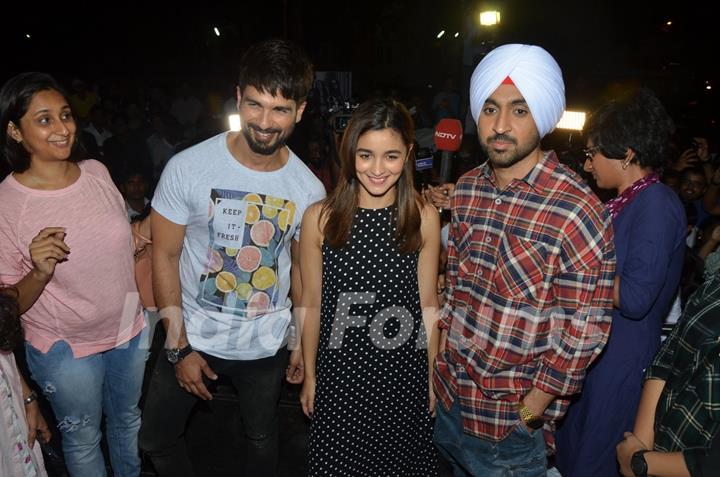 Shahid Kapoor, Alia Bhatt and Diljit Dosanjh Vists PVR Theatre to Watch Audience's Reaction for Udta