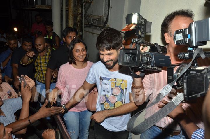 Shahid Kapoor Vists PVR Theatre to Watch Audience's Reaction for Udta Punjab