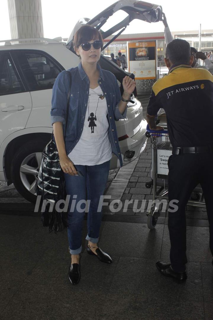 Dia Mirza Snapped at Airport