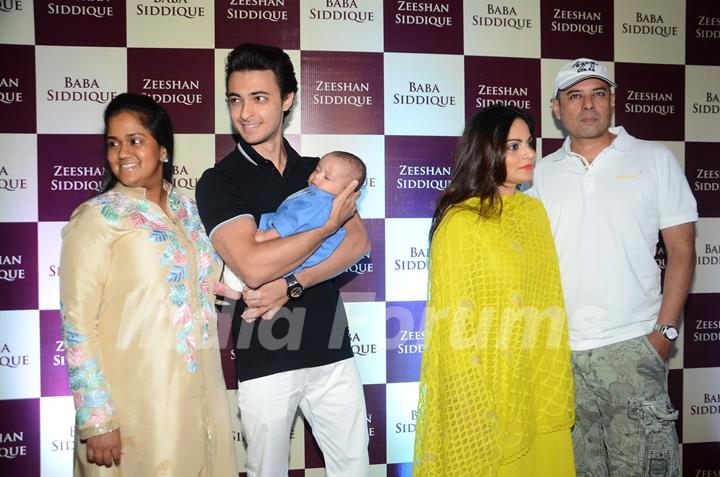 Arpita Khan Sharma, Ayush Sharma with Baby Ahila  at Baba Siddique's Iftaar Party 2016