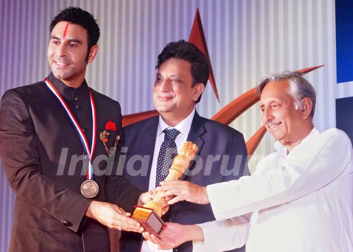 Sandip Soparkar bestowed with &quot;National Excellence Award&quot; 2016