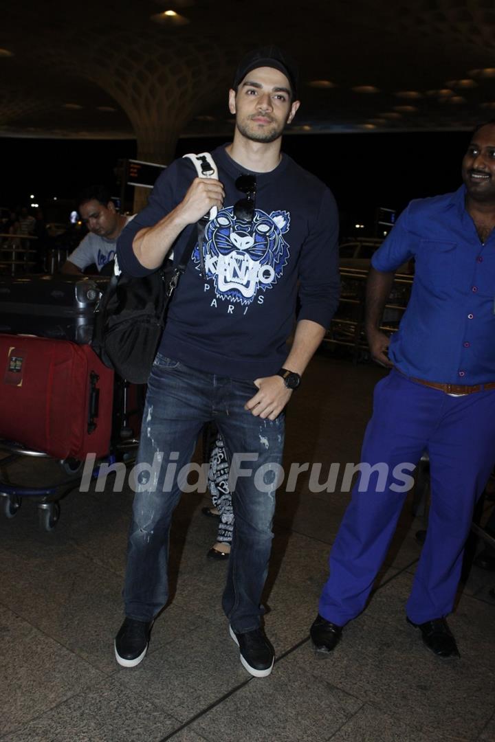 Sooraj Pancholi Snapped at Airport