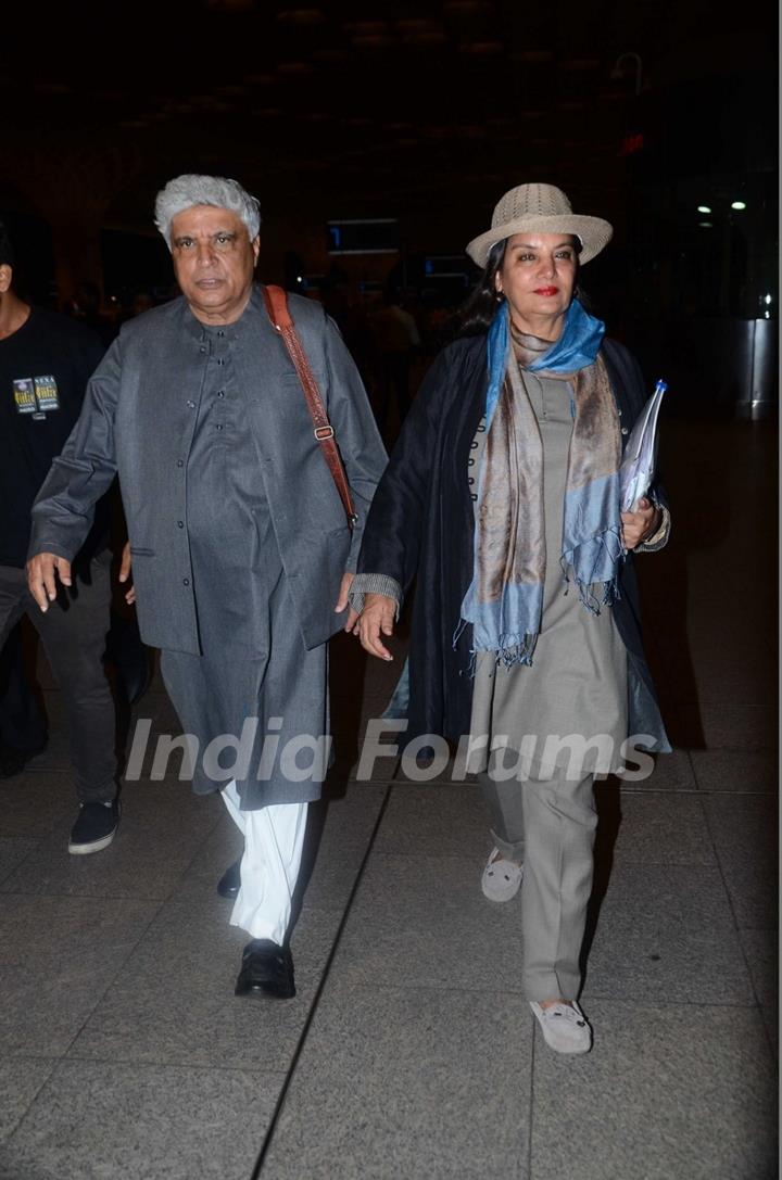 Javed Akhtar & Shabana Azmi Snapped at Airport