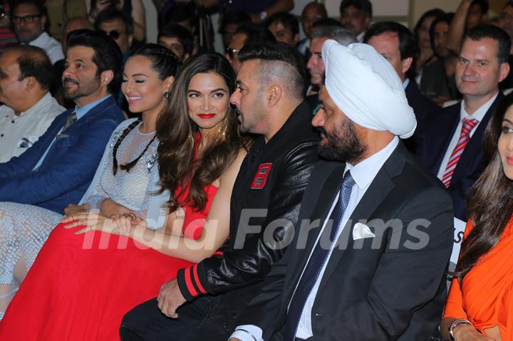 Anil Kapoor, Sonakshi Sinha, Deepika Padukone & Salman Khan at Press Meet of 'IIFA' in Madrid