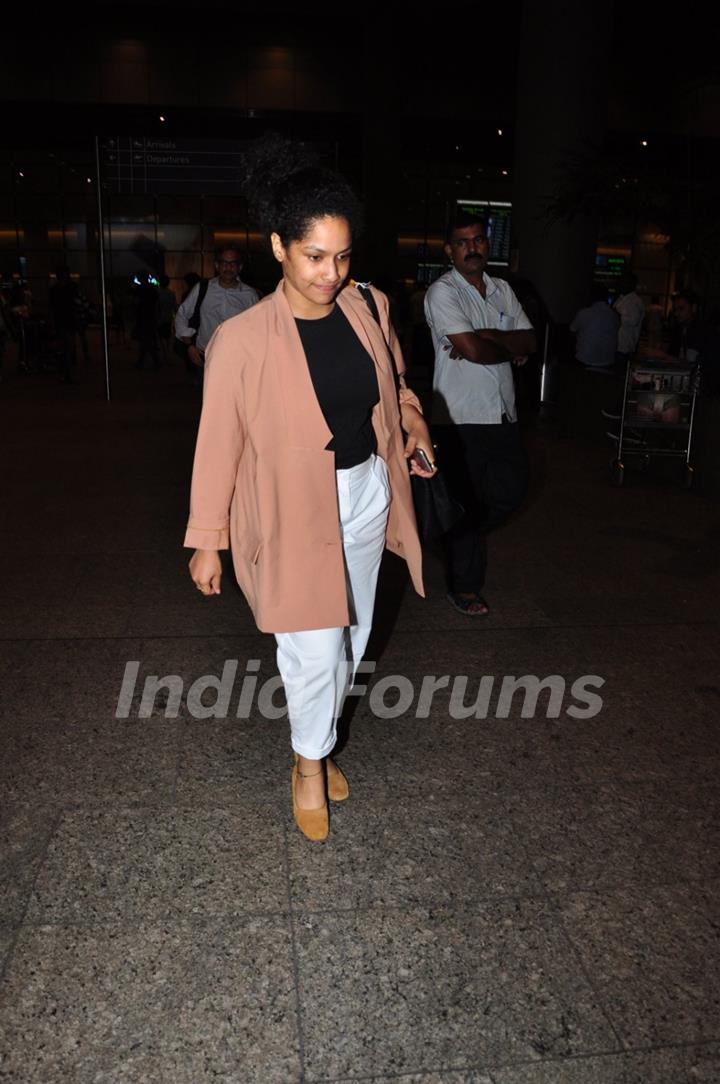 Celebs Snapped at Airport