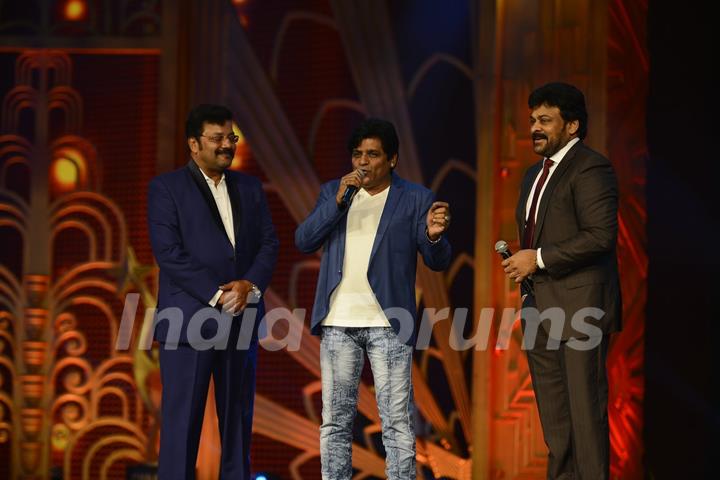 Chiranjeevi at SIIMA Awards 2016