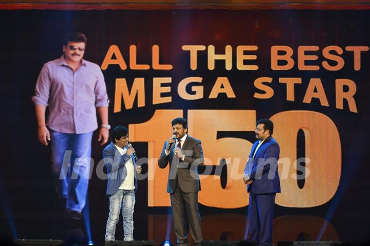 Chiranjeevi at SIIMA Awards 2016