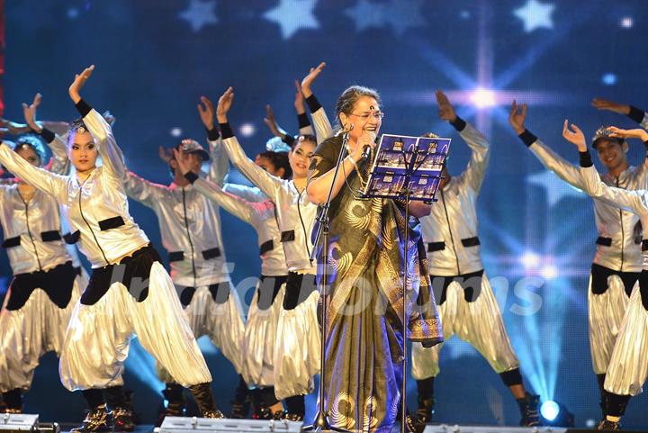 Singer Usha Uthup at SIIMA Awards 2016