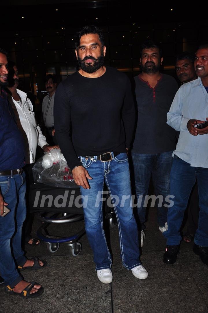 Sunil Shetty at Airport