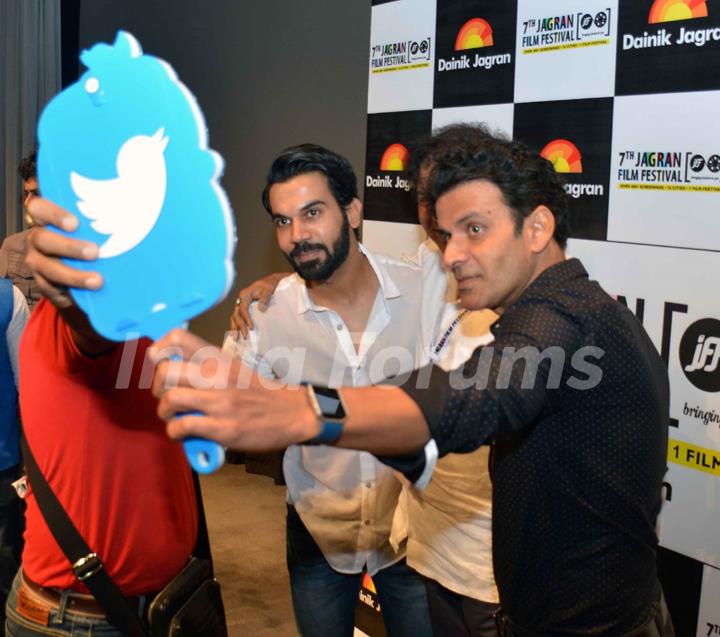 Manoj Bajpayee and Rajkummar Rao at 7th Jagran Film Festival at Siri Fort Auditorium