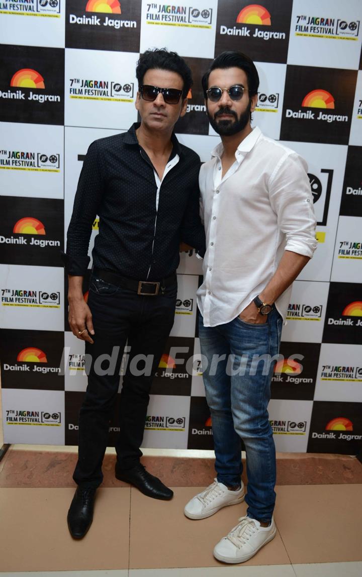 Manoj Bajpayee and Rajkummar Rao at 7th Jagran Film Festival at Siri Fort Auditorium