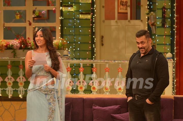 Rochelle Maria Rao and Salman Khan Promotes 'SULTAN' on 'The Kapil Sharma Show'